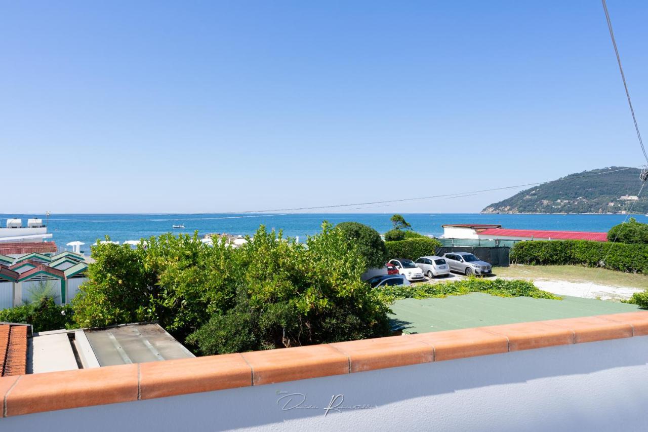 Casa Vacanze Vistamare Маринелла-ді-Сарцана Екстер'єр фото